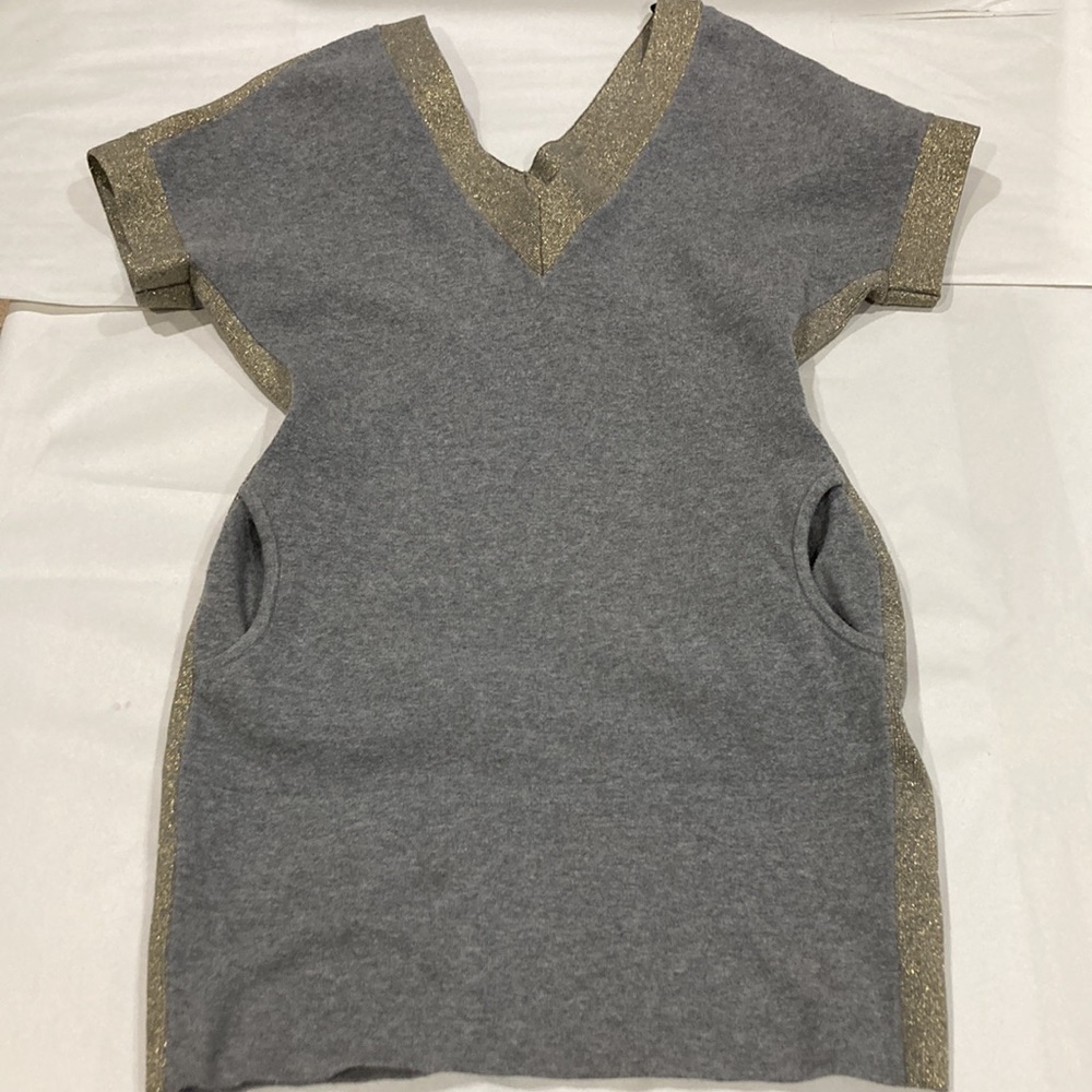 Bebe Sport Women’s Gray Jersey Knit Top with  Gold Textured Top Size XS